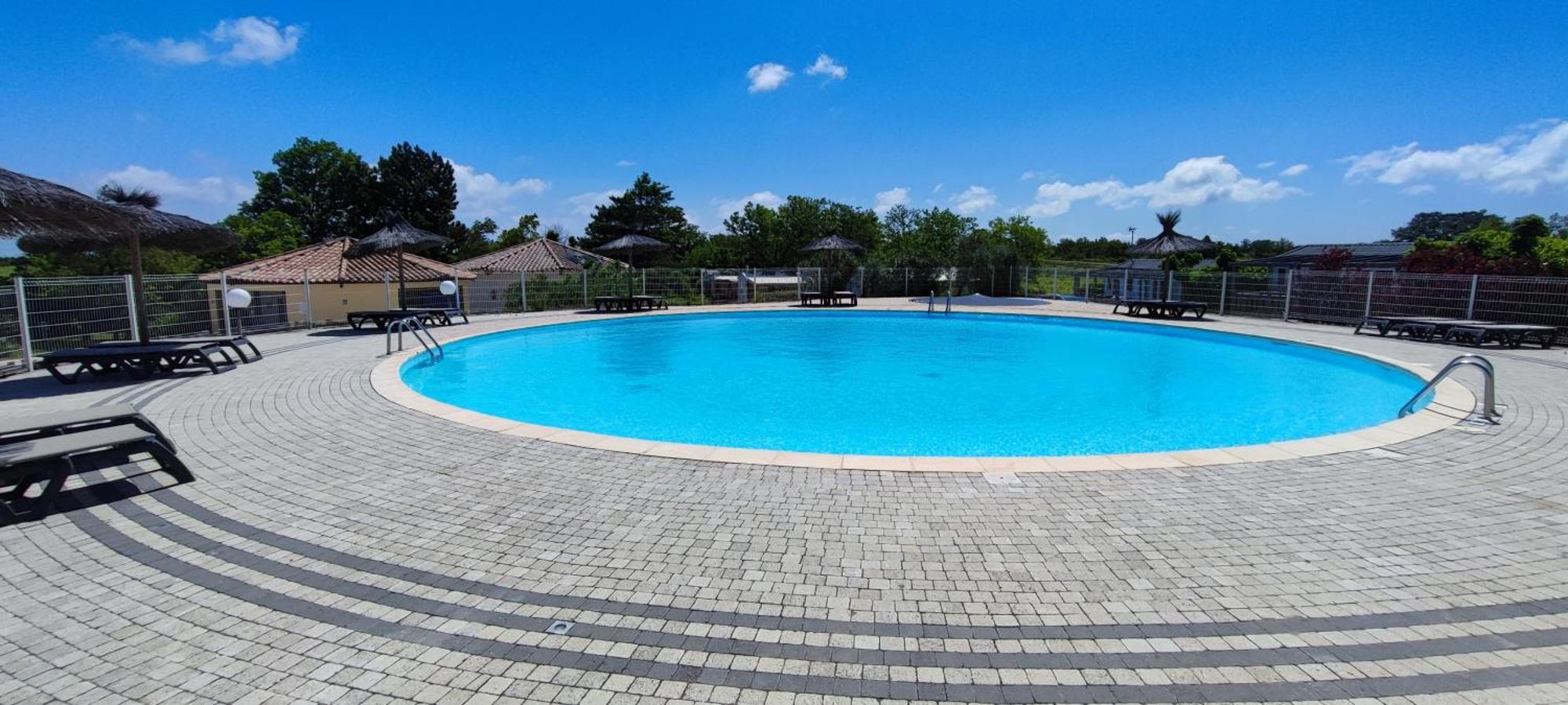 Camping Carrefour De L'Ardeche Saint-Remeze Exterior foto